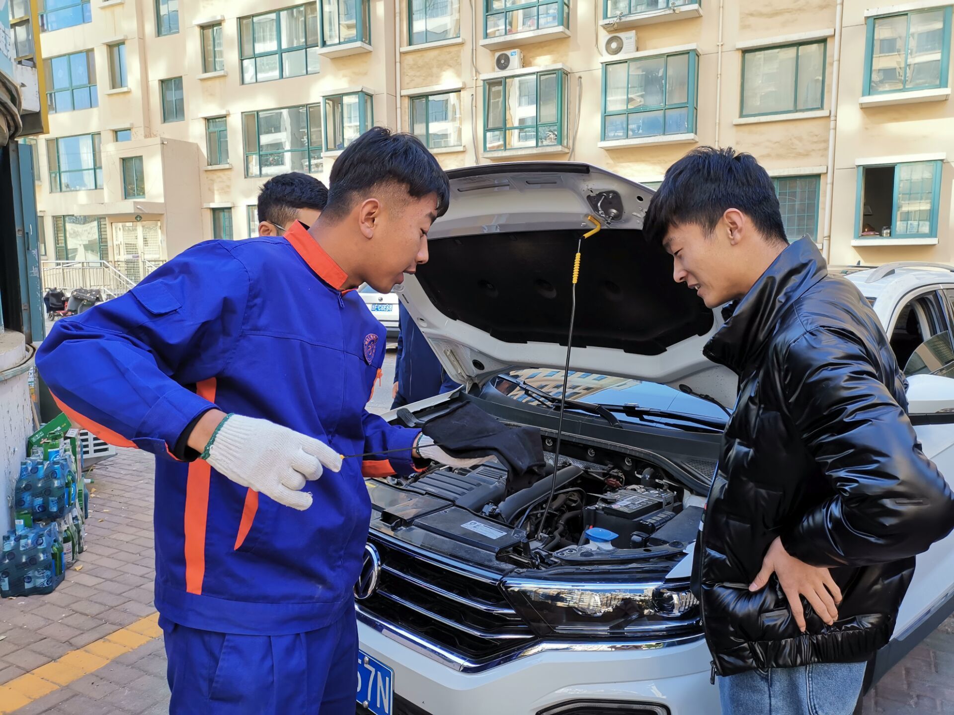 機關修理廠開展維修服務進社區志愿活動，打通便民出行“最后一公里”